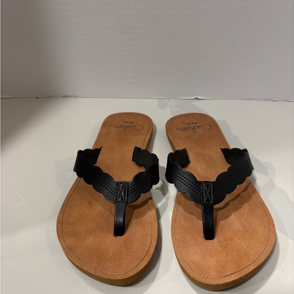 Cushion by Reef Celine Scalloped Edge Cushion Flip Flops Size 7 Black - Picture 1 of 8